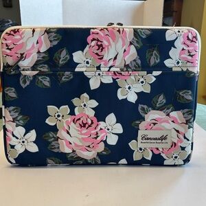 Canvaslife Floral Laptop Sleeve NWOT 15” x 11”